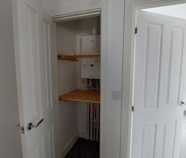 2 bedroom terraced house to rent - Photo 4