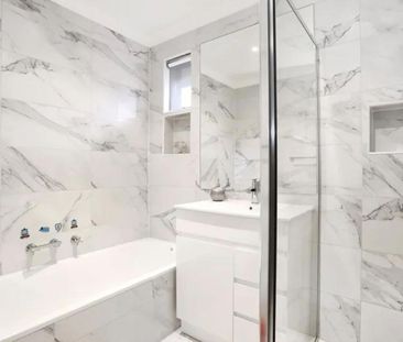 LOVELY 3 BEDROOM HOME - Photo 4