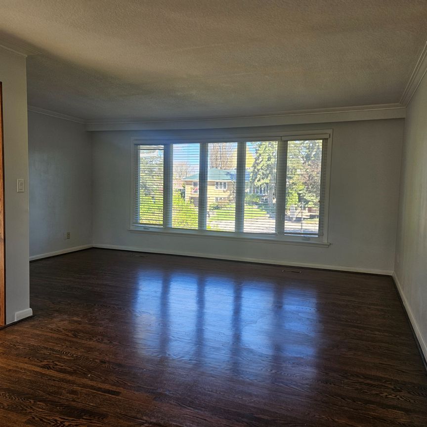For Lease - 16 Donewen Court, Toronto, Ontario - Photo 1