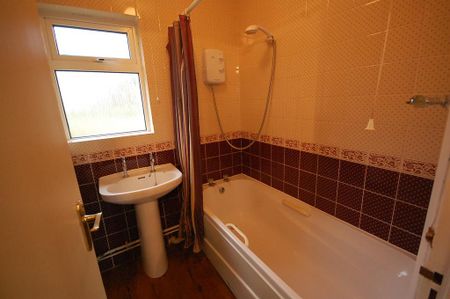 2 bedroom detached bungalow to rent - Photo 5