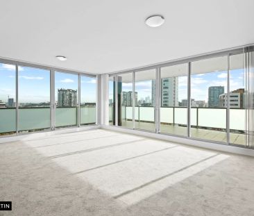 MGM MARTIN - TWO BEDROOM APARTMENT - Photo 2