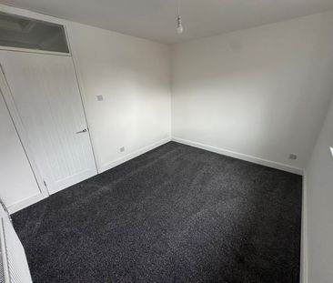 2 Bed Flat, St Peters Mews, CH42 - Photo 2