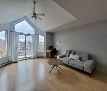 Grand 4 1/2 style condo à louer à Ste-Thérèse - Photo 2