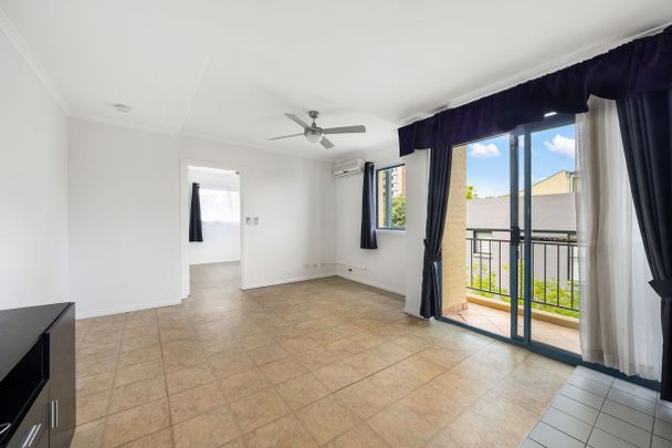 Generous Open Plan Living - Photo 1