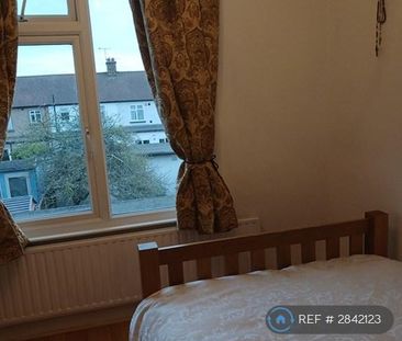 1 bedroom in a house share to rent - Photo 6