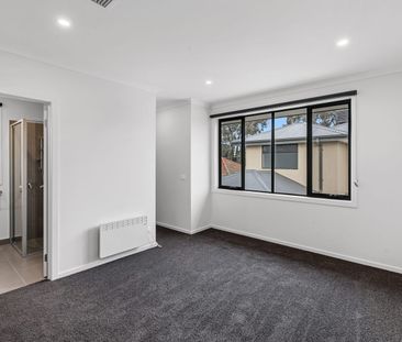 Large Family Townhome - Photo 6