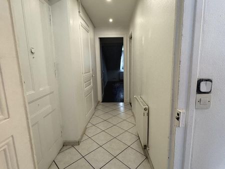 Appartement - 2 pièces - 46,75 m² - Saint-Étienne - Photo 2