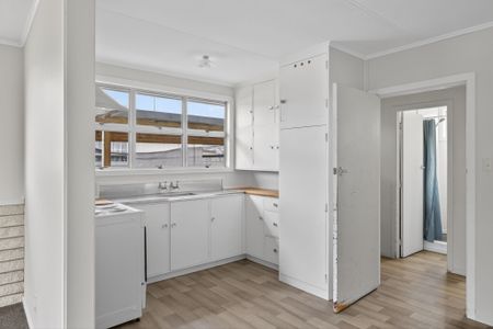 Spacious & Sunny Home in Outer Kaiti - Photo 5