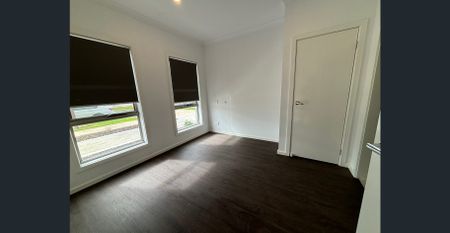 Modern Family Home | 3 Bedrooms | 3 Bathrooms | Double Garage | Single Storey - Photo 4