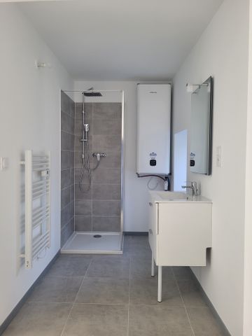 Location Appartement 3 pièces 48m² ST MAMERT DU GARD 30730 - Photo 5