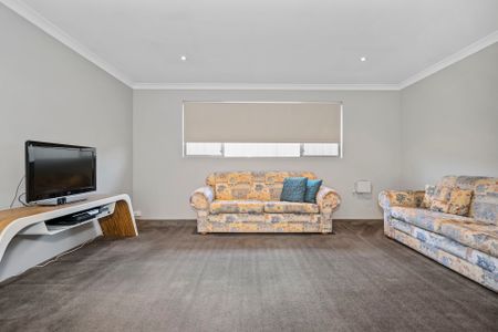 24 Lord Hobart Drive, Madora Bay. - Photo 3