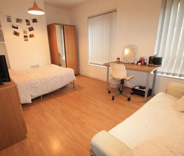 4 bedroom terraced house to rent - Photo 4