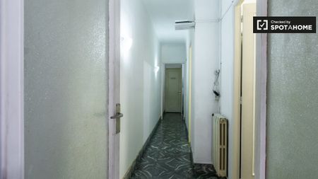 barcelona, Catalonia 08015 - Photo 4