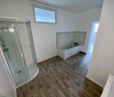 Location Appartement 3 pièces 103m² CHERBOURG-EN-COTENTIN 50100 - Photo 4