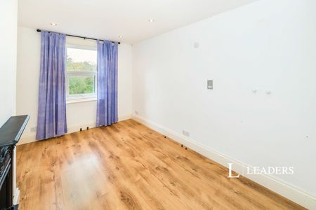 3 bedroom house to rent Stockwell Road, East Grinstead, West Sussex, RH19 - Photo 5