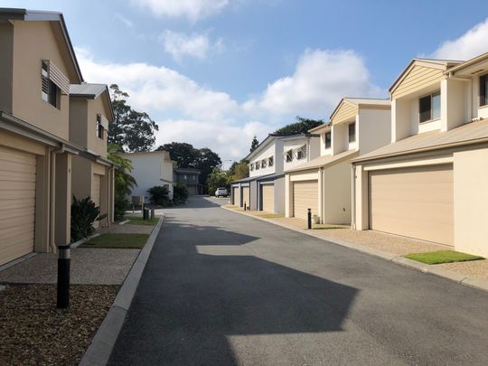15/6 Canton Court, Manly West QLD 4179 - Townhouse For Rent - $700 | Domain - Photo 1