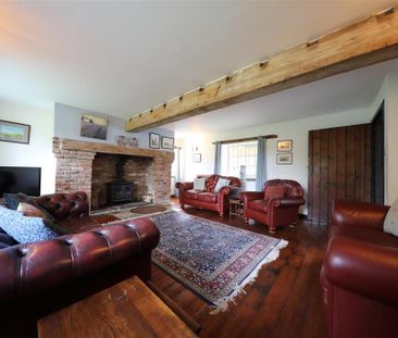 6 bedroom detached house to rent - Photo 4