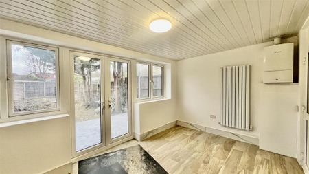 3 bedroom terraced house to rent - Photo 2