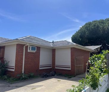 3 BEDROOM HOME IN CENTRAL LOCATION - Photo 4