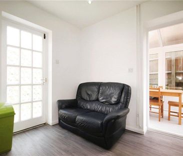 4 bedroom terraced house to rent - Photo 1