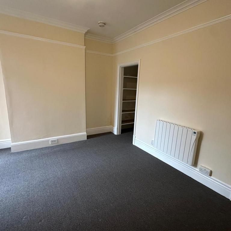 1 bedroom ground floor flat to rent - Photo 1