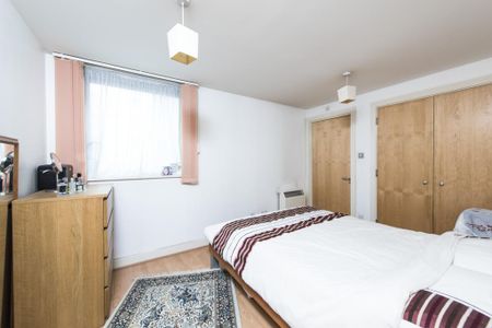 2 bedroom flat to rent - Photo 3