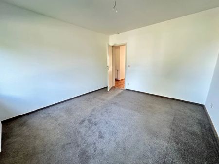 schöne Erdgeschoss Wohnung mit Terrasse - Foto 3