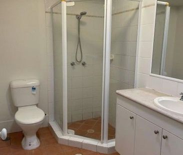 Spacious 3-Bed Villa in Resort style complex â 2 Weeks Rent-Free! - Photo 2