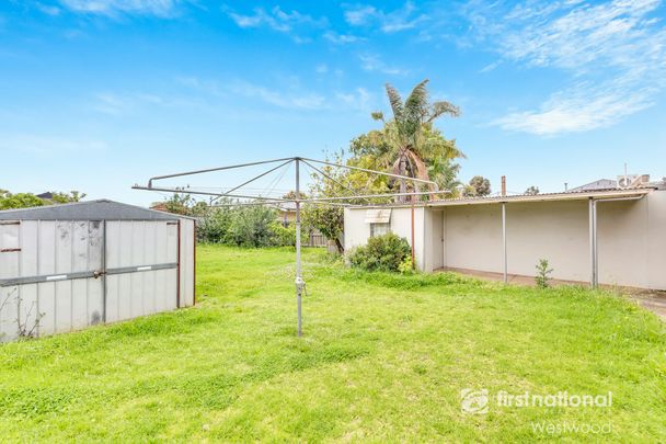 Comfort, Space and Location!! - Photo 1