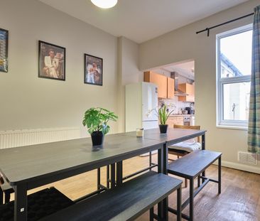 4 Bed Terraced House, Hartley Road, NG7 - Photo 2