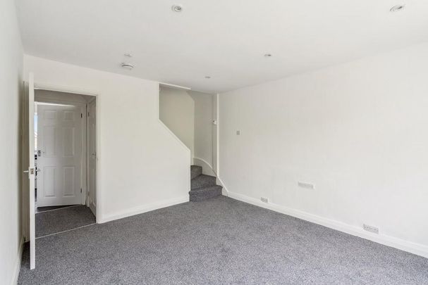 2 bedroom maisonette to rent - Photo 1