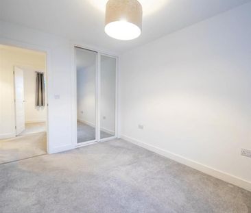 4 bedroom detached house to rent - Photo 2