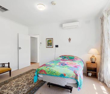 Spacious Home - Photo 5