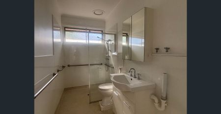 Beautiful 2-Bedroom Brick Unit in Prime Deer Park Location - Photo 4