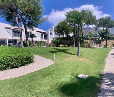 3 Bedroom Townhouse For Rent in Nagüeles, Málaga - Photo 2