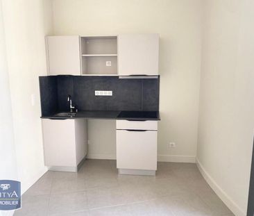 Location Appartement 2 pièces 53m² FONTENAY LE COMTE 85200 - Photo 4