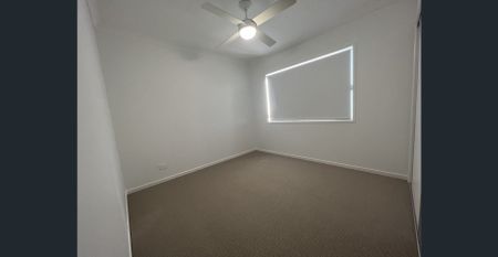 Modern 4-Bedroom Home in Azure Estate, Buderim/Maroochydore - Photo 5