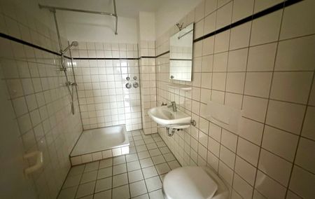 Frisch renovierte 2-Zimmerwohnung in zentraler Lage - Photo 3