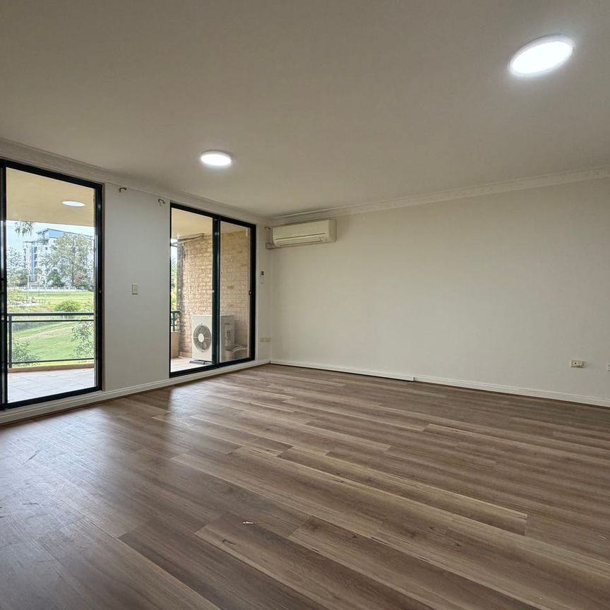 Exquisite, Restored Apartment Within Carlingford West School Catchment - Photo 1