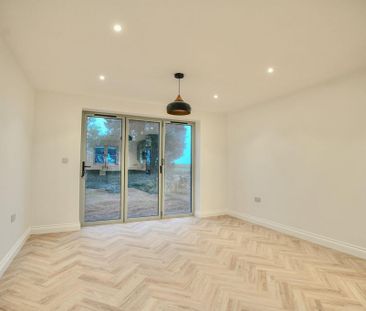 3 bedroom semi-detached house to rent - Photo 4