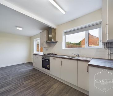 3 bedroom semi-detached house to rent - Photo 4