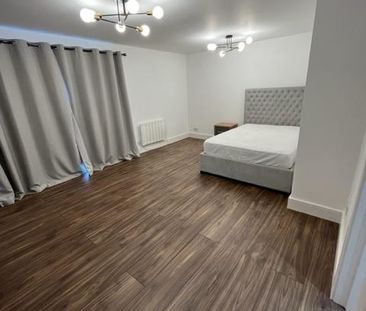 2 Bed Penthouse, Kings Road, RG1 - Photo 5