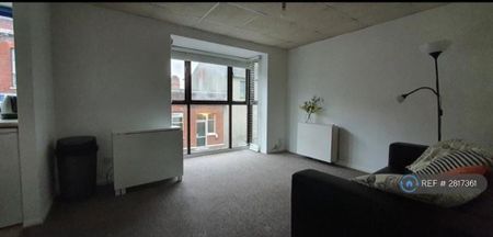 2 bedroom flat to rent - Photo 2