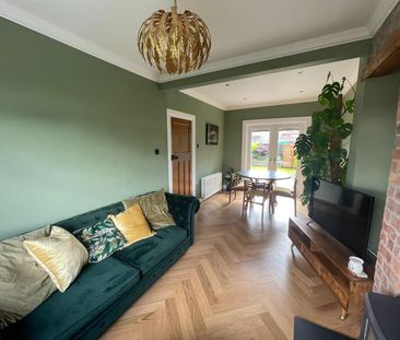 7 Sydenham Crescent, - Photo 1