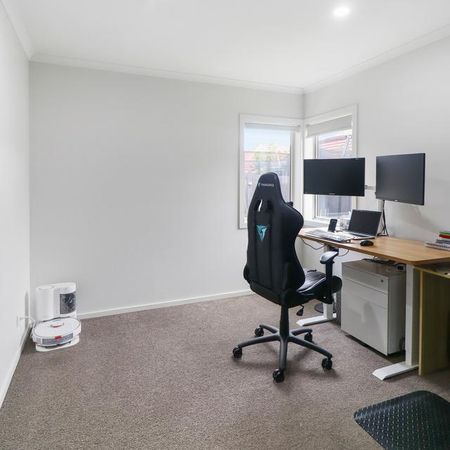 Beautiful 4-Bedroom Home with Outdoor Oasis! - Photo 5