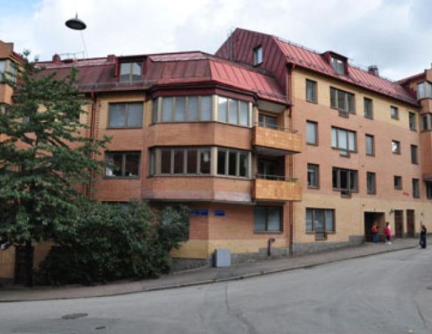 Svangatan 7 - Foto 1