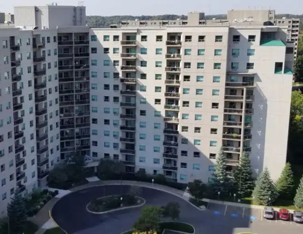 565 Proudfoot Place | 565 Proudfoot Lane, London - Photo 1