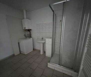 Location Appartement 2 pièces 56m² ST AMAND LES EAUX 59230 - Photo 5