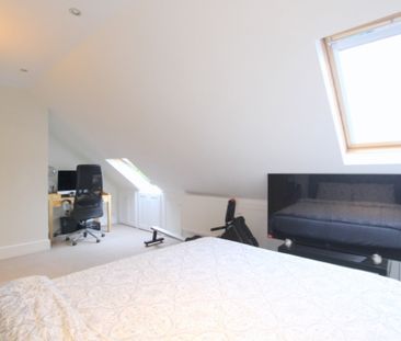 3 Bedroom Flat, Melrose Avenue, Mitcham - Photo 5