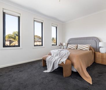 2/27 Surrey Street, Pascoe Vale VIC 3044 - Photo 6